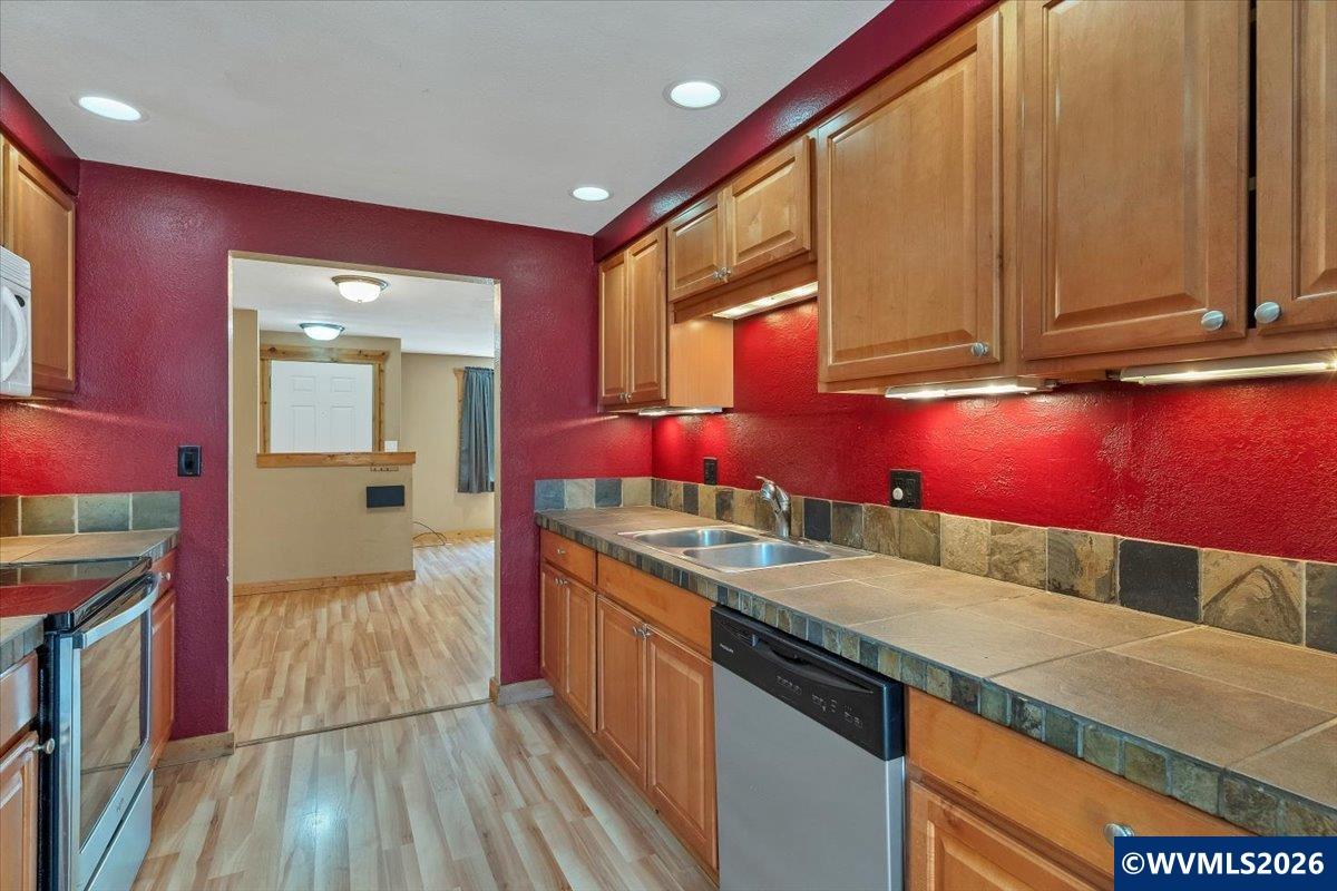 4335 Lone Oak Road Southeast Salem, OR 97302 - Photo 13 of 35