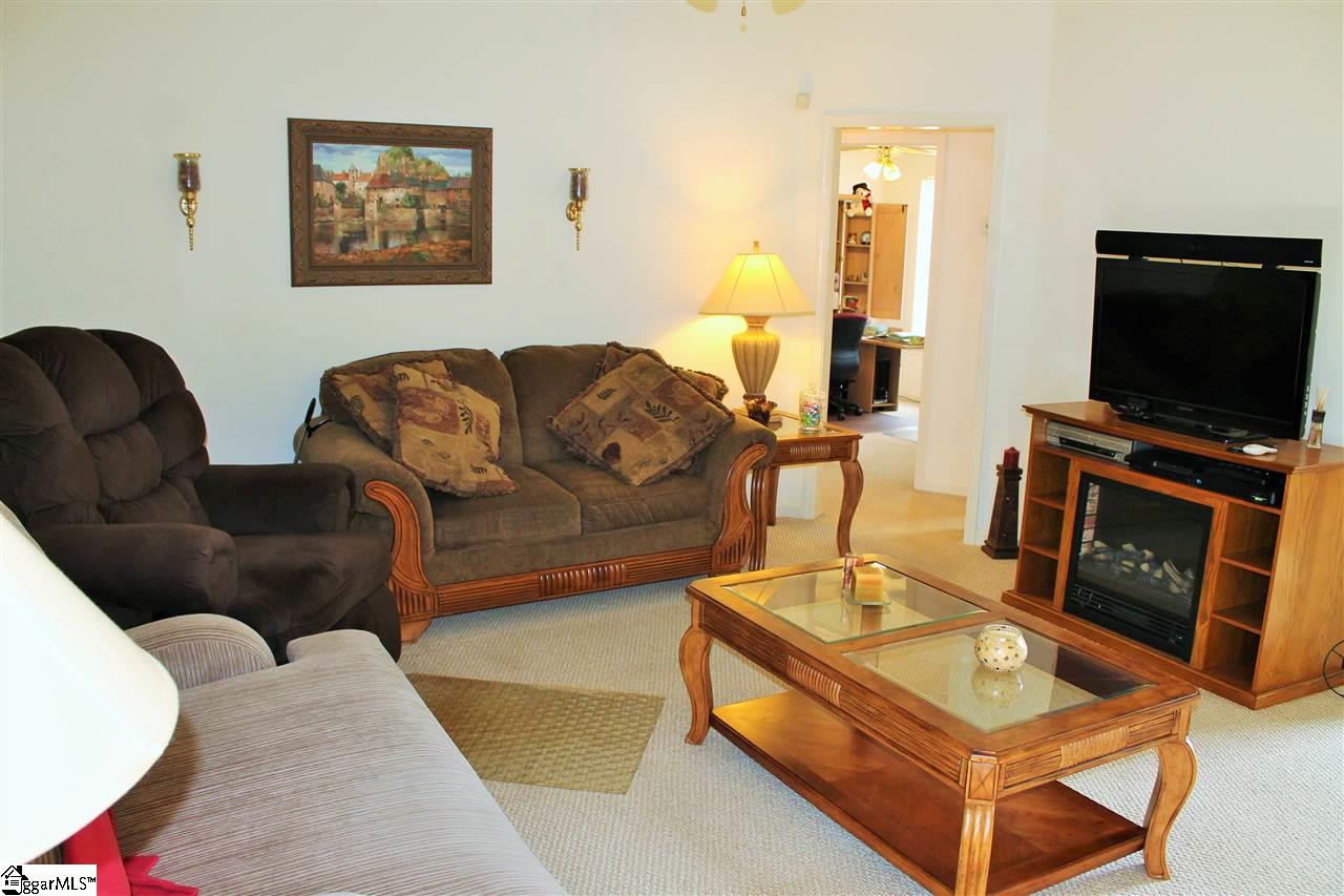 120 Maxton Way Pelzer, SC 29669 - Photo 4 of 28