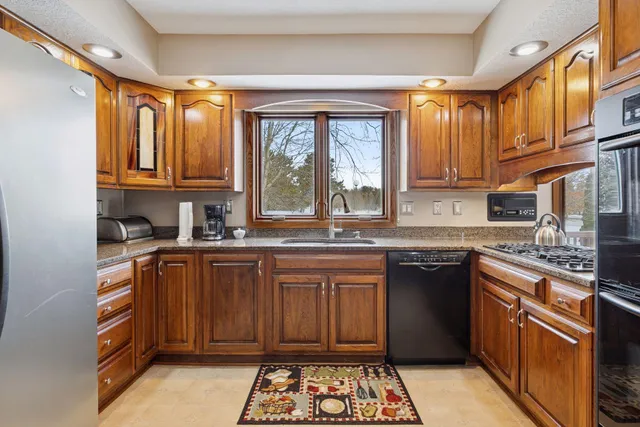 $650,000 | 6233 Kelvin Avenue North, Stillwater, MN 55082