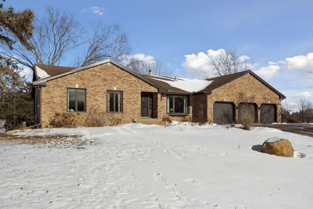 $650,000 | 6233 Kelvin Avenue North, Stillwater, MN 55082