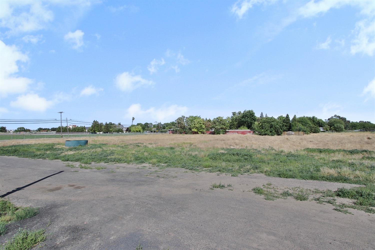 514 French Camp Road Manteca, CA 95336 - Photo 2 of 4