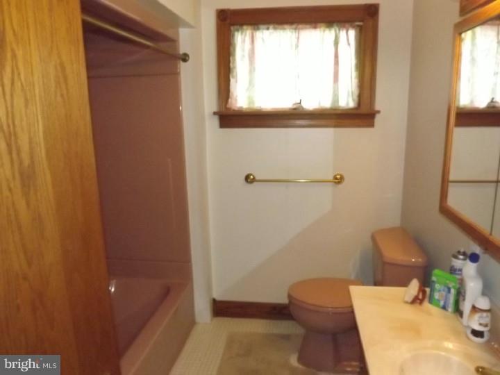 268 Harmony Road Gibbstown, NJ 08027 - Photo 8 of 14 Gallery Image 8