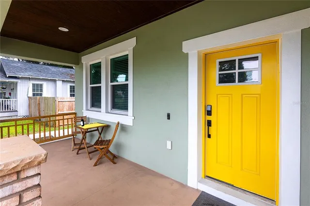 a house view with a outdoor space