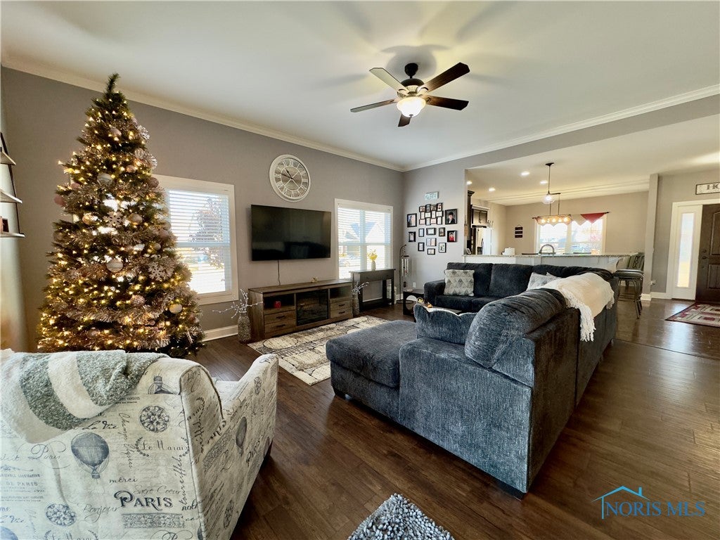 130 Lawai Road Oregon, OH 43616 - Photo 8 of 48 Gallery Image 8