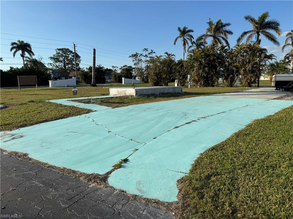 89 Sycamore Lane Fort Myers, FL 33908 - Photo 2 of 3 a view of a golf course