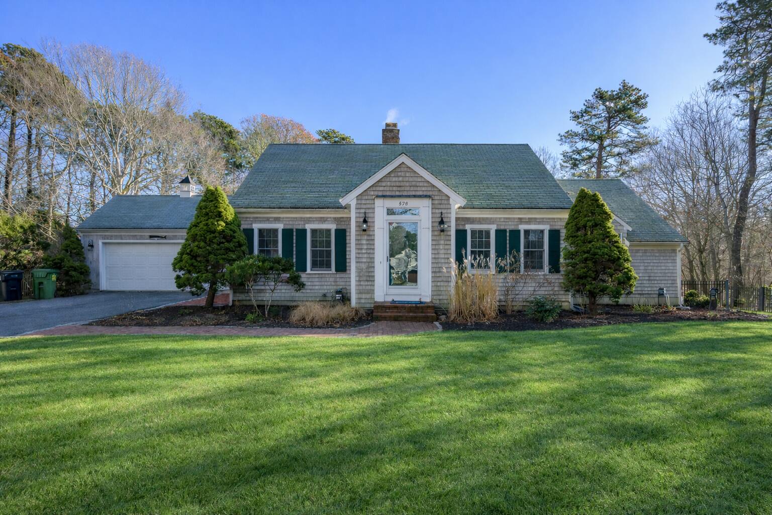 Charming Cape Cod house and garden