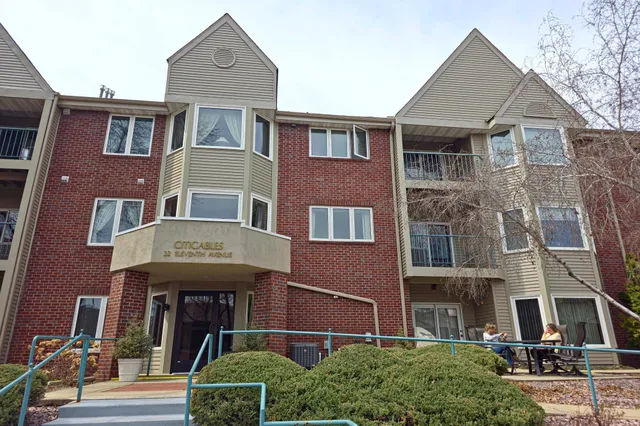 $185,900 | 32 11th Avenue South, Unit 305, Hopkins, MN 55343