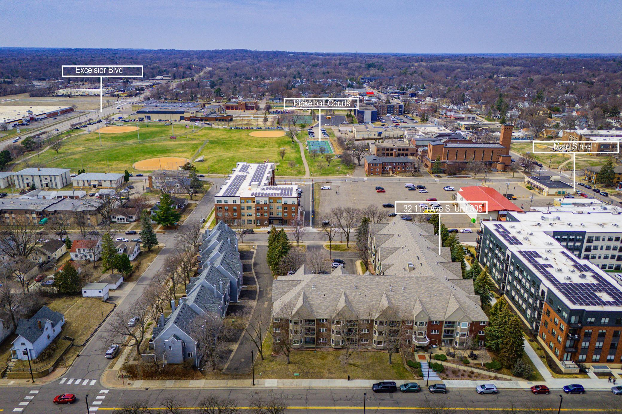 32 11th Avenue South, Unit 305 Hopkins, MN 55343 - Photo 2 of 27