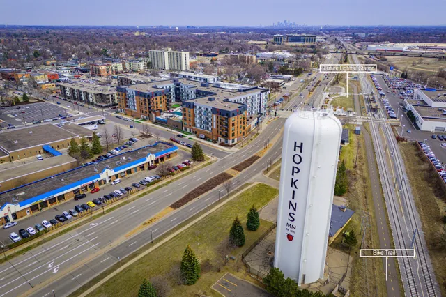 $185,900 | 32 11th Avenue South, Unit 305, Hopkins, MN 55343