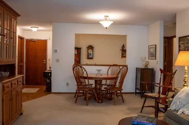 $185,900 | 32 11th Avenue South, Unit 305, Hopkins, MN 55343