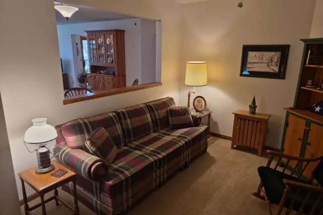 $185,900 | 32 11th Avenue South, Unit 305, Hopkins, MN 55343