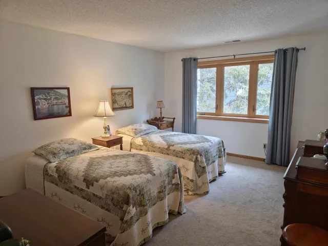 $185,900 | 32 11th Avenue South, Unit 305, Hopkins, MN 55343