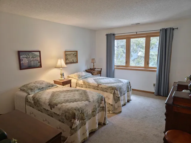 $185,900 | 32 11th Avenue South, Unit 305, Hopkins, MN 55343