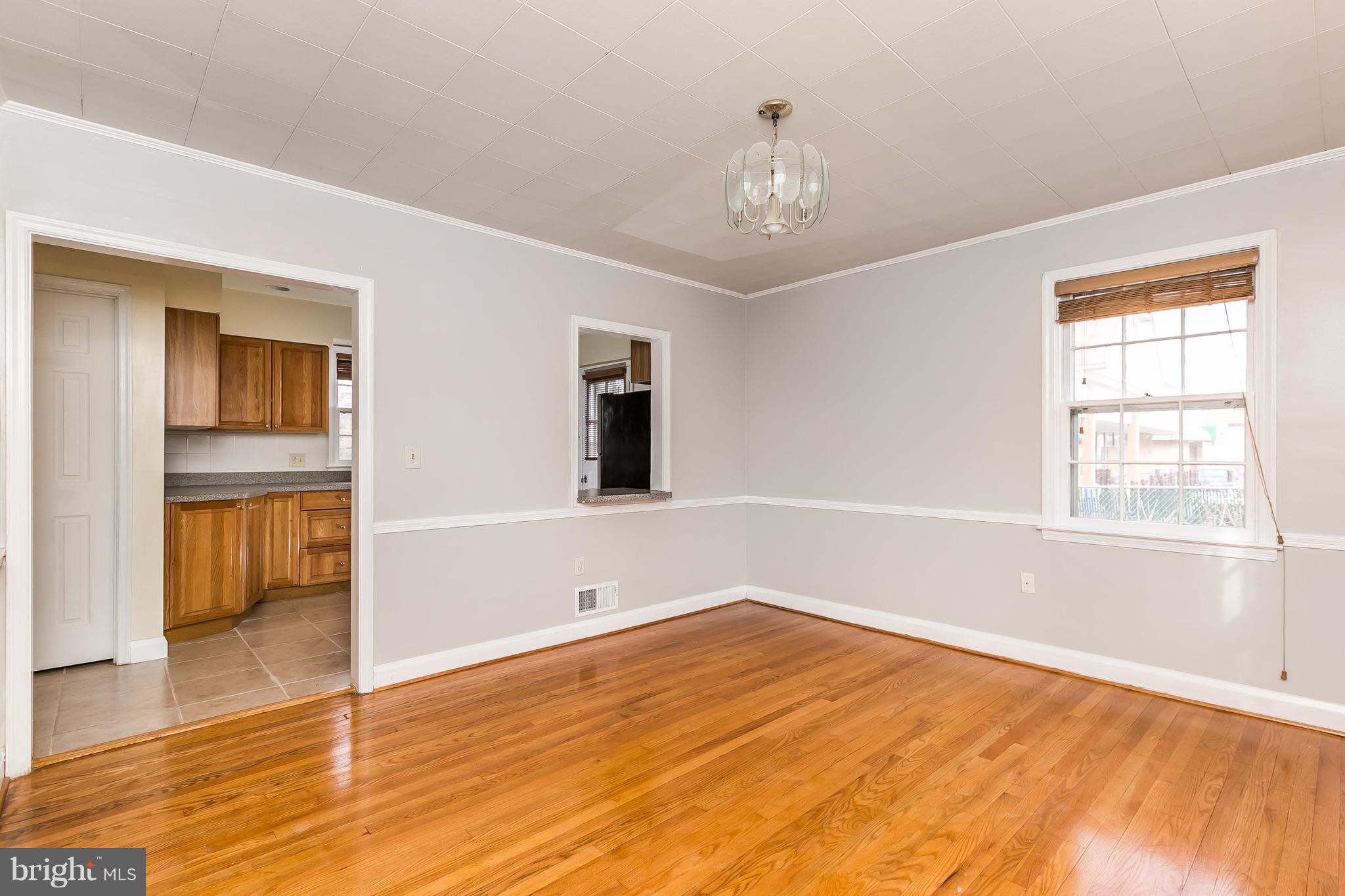 7116 York Road Baltimore, MD 21212 - Photo 4 of 30 Dining Room