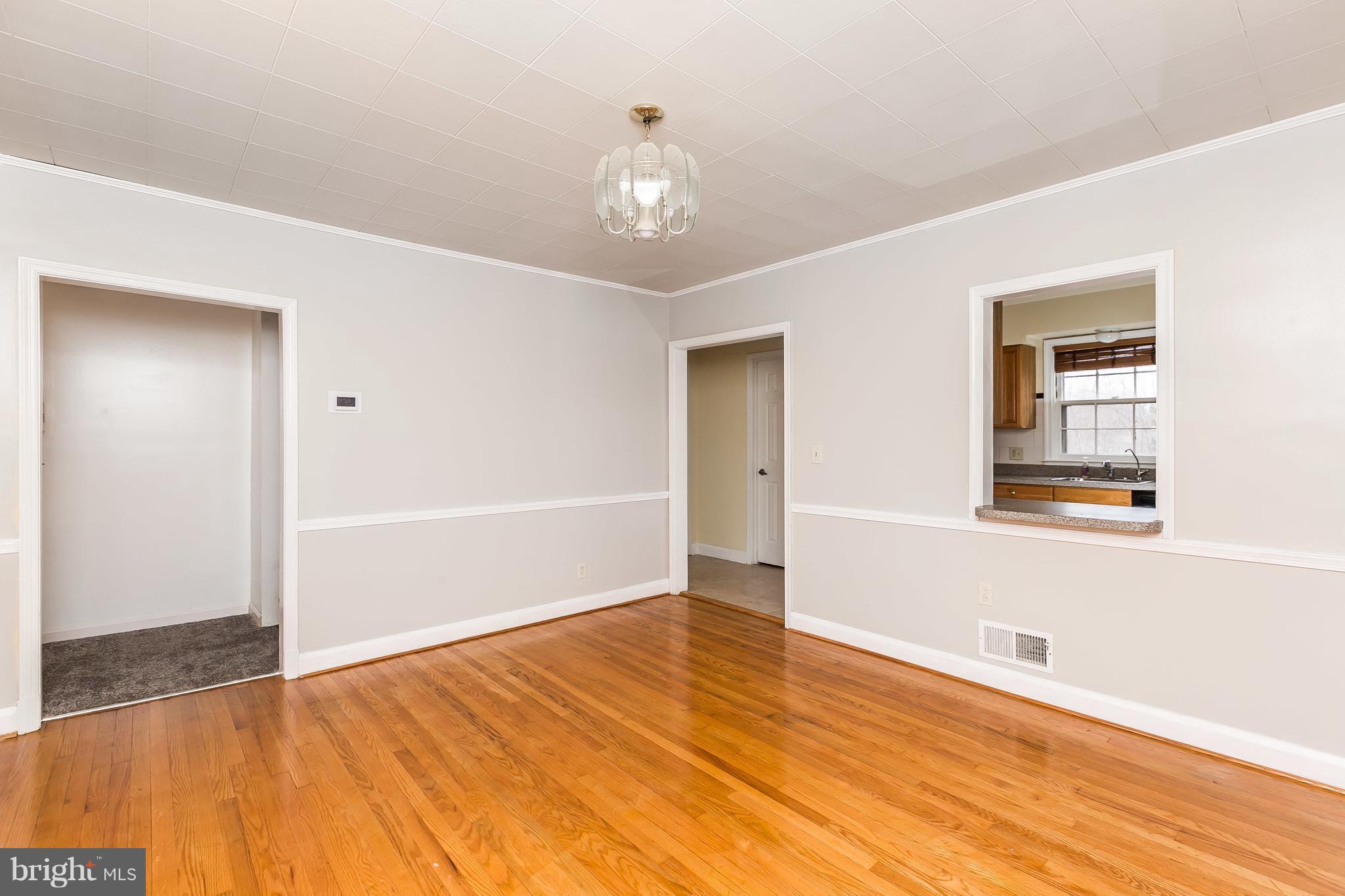 7116 York Road Baltimore, MD 21212 - Photo 5 of 30 Dining Room