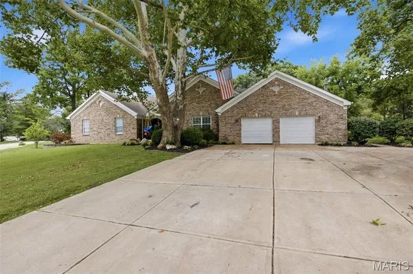 $465,000 | 803 Streiff Lane, Ballwin, MO 63011