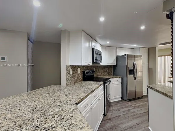 $4,220 | Sunset, Miami, FL 33173