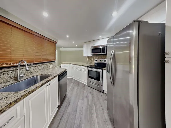 $4,220 | Sunset, Miami, FL 33173
