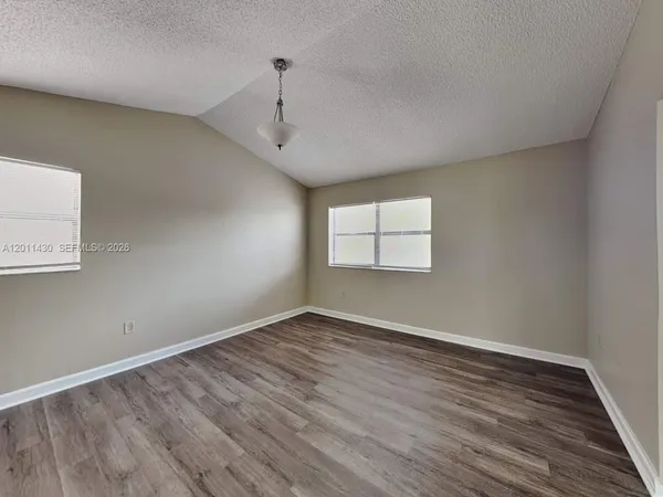 $4,220 | Sunset, Miami, FL 33173