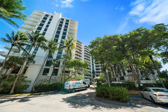 $7,400 | 1111 Crandon Boulevard, Unit A1105, Key Biscayne, FL 33149