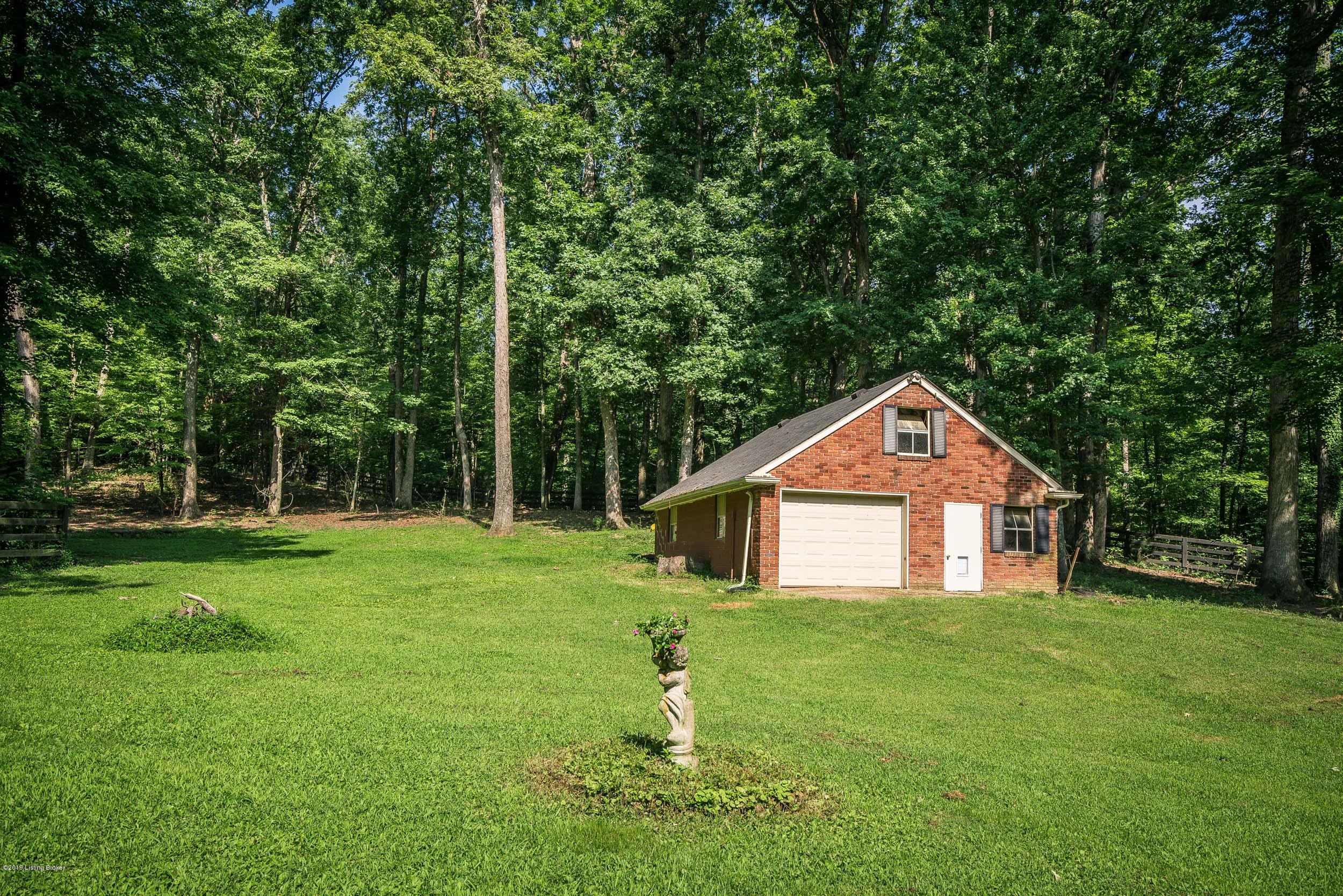 8020 Manslick Road Louisville, KY 40214 - Photo 10 of 67 8020 Manslick Rd-34