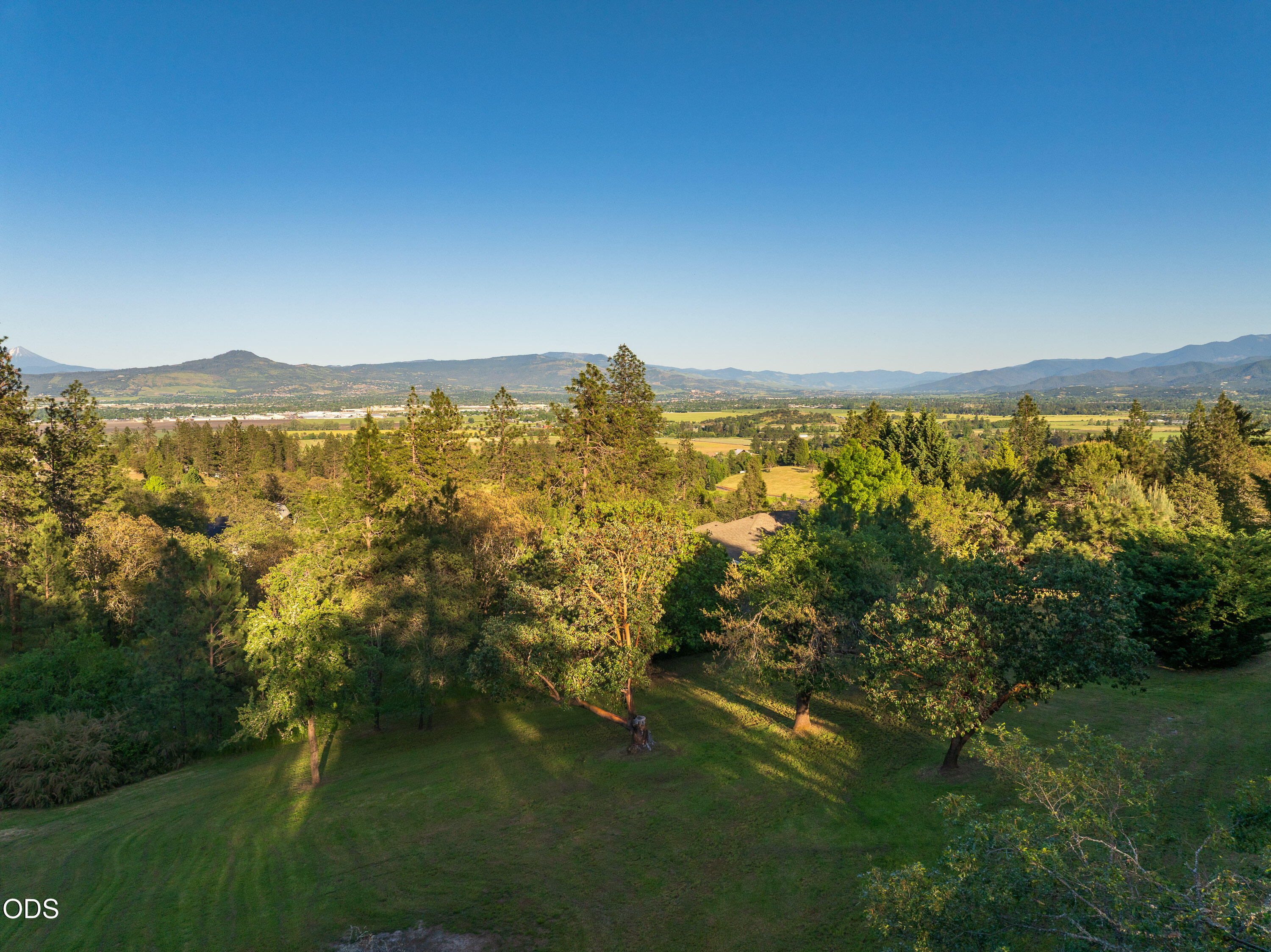 2564 Old Military Road Central Point, OR 97502 - Photo 55 of 58