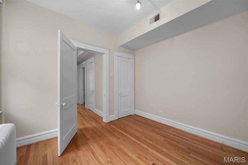 6427 Clayton Road St. Louis, MO 63117 - Photo 21 of 34 Gallery Image 21