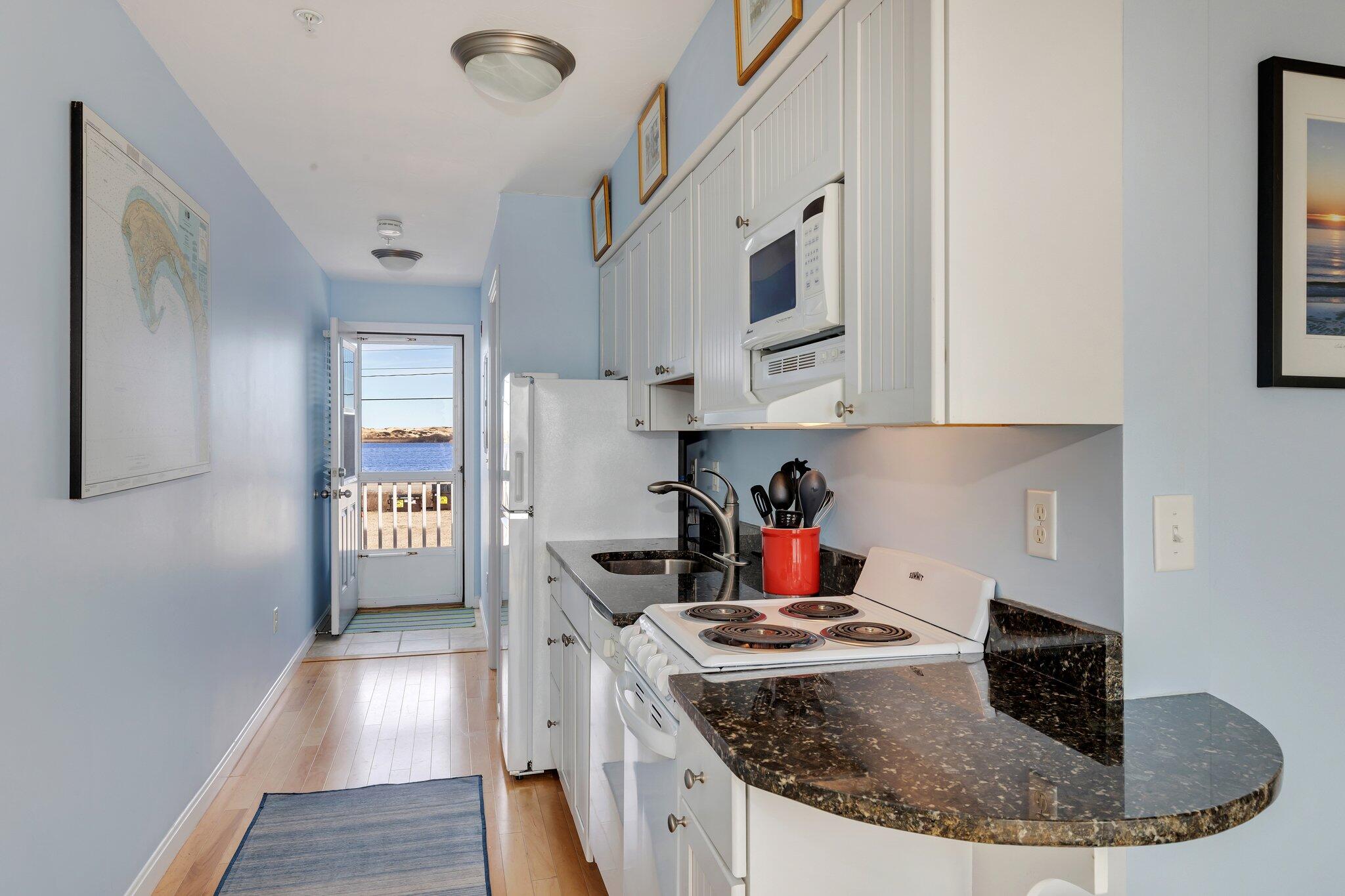 482 Shore Road, Unit 4 Truro, MA 02666 - Photo 4 of 17 6-web-or-mls-482-shore-rd