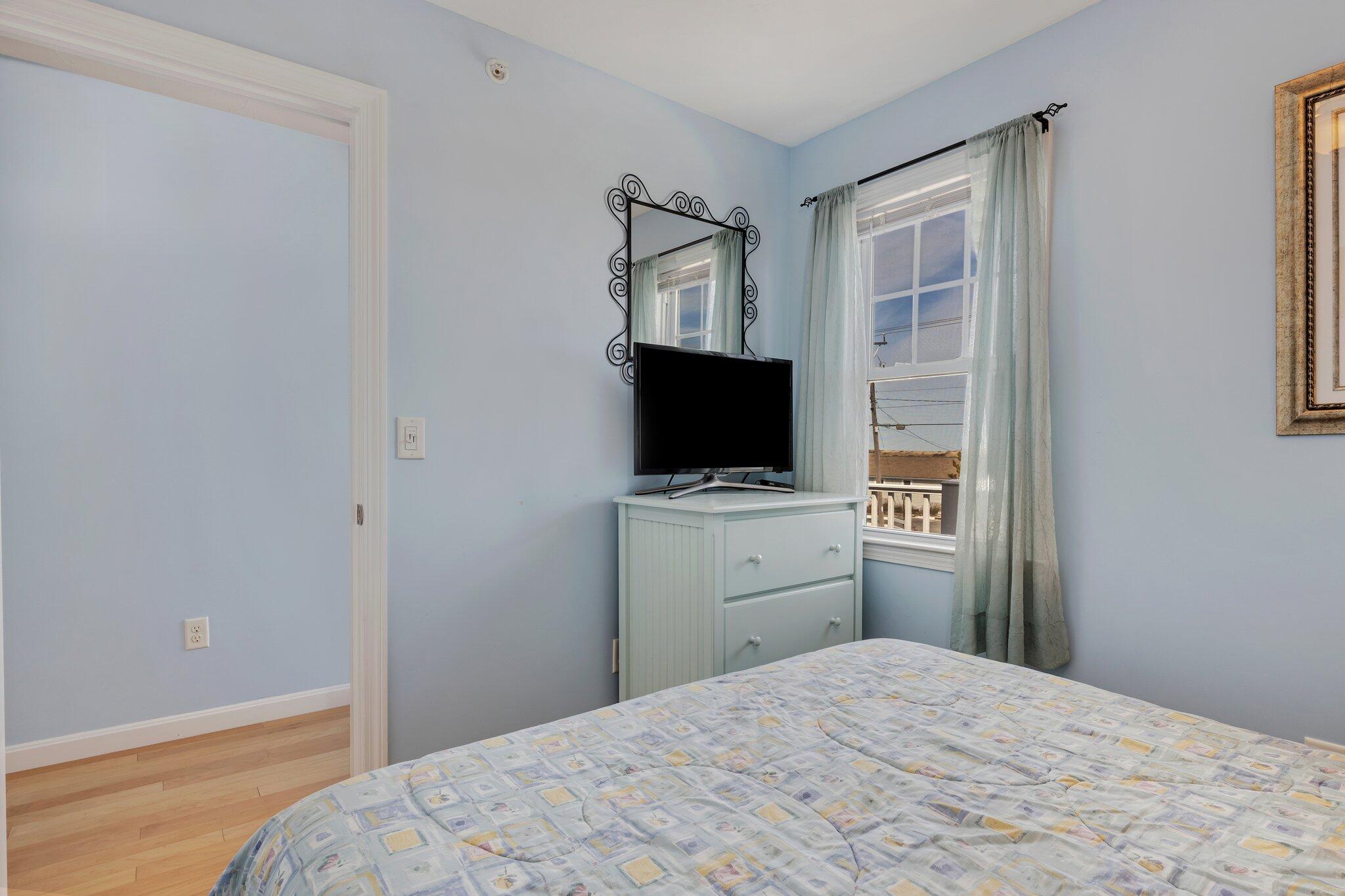 482 Shore Road, Unit 4 Truro, MA 02666 - Photo 10 of 17 12-web-or-mls-482-shore-rd