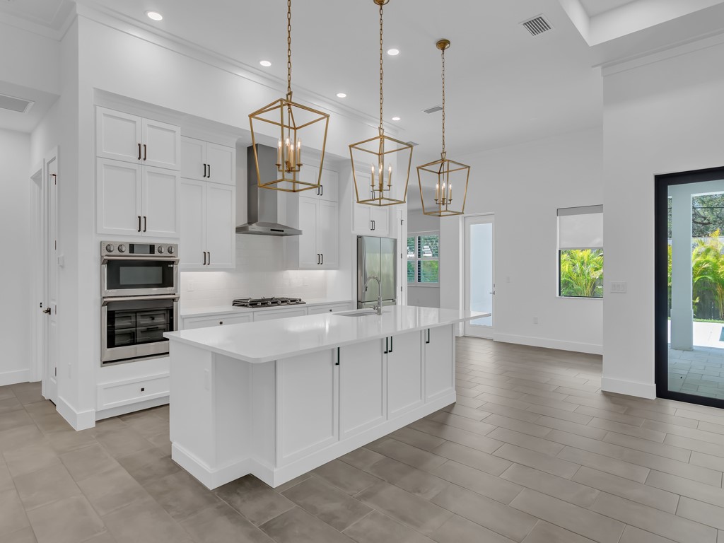 315 Holly Road Vero Beach, FL 32963 - Photo 2 of 36 Gallery Image 2
