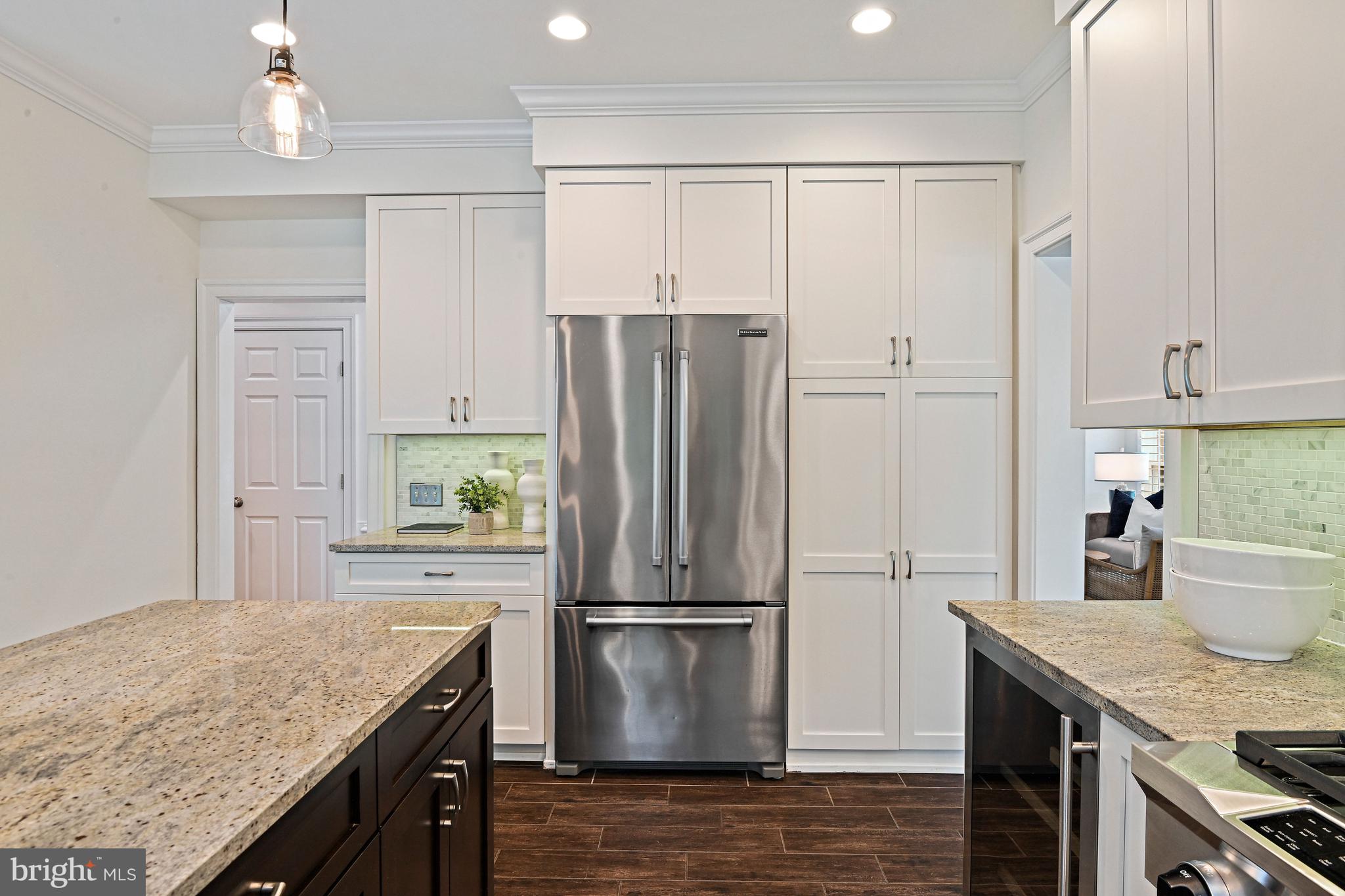 9733 Hidden Valley Road Vienna, VA 22181 - Photo 28 of 70