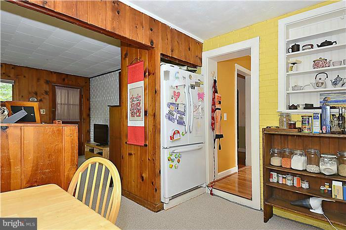 602 Forest Glen Road Silver Spring, MD 20901 - Photo 11 of 26 Kitchen