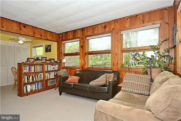 602 Forest Glen Road Silver Spring, MD 20901 - Photo 13 of 26 Family Room