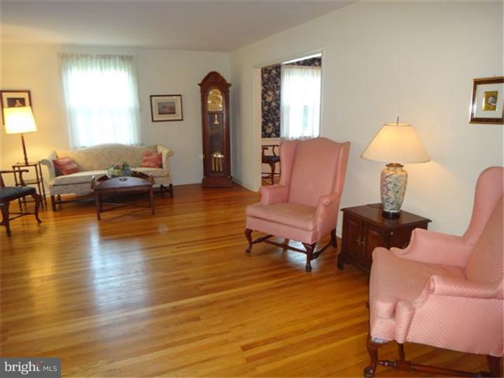 121 Deerfield Road Broomall, PA 19008 - Photo 7 of 25 Gallery Image 7