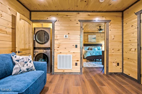$699,000 | 1868 Blue Tick Way, Sevierville, TN 37876
