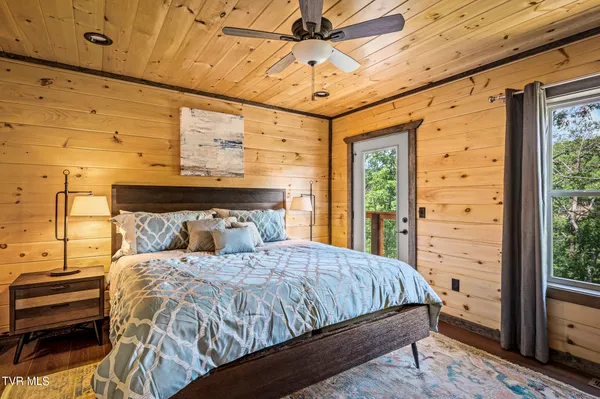$699,000 | 1868 Blue Tick Way, Sevierville, TN 37876