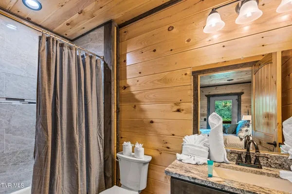 $699,000 | 1868 Blue Tick Way, Sevierville, TN 37876