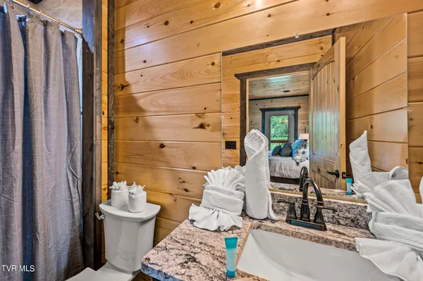 $699,000 | 1868 Blue Tick Way, Sevierville, TN 37876