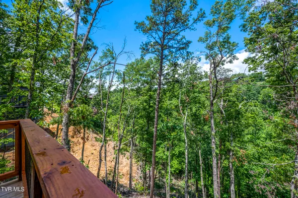 $699,000 | 1868 Blue Tick Way, Sevierville, TN 37876