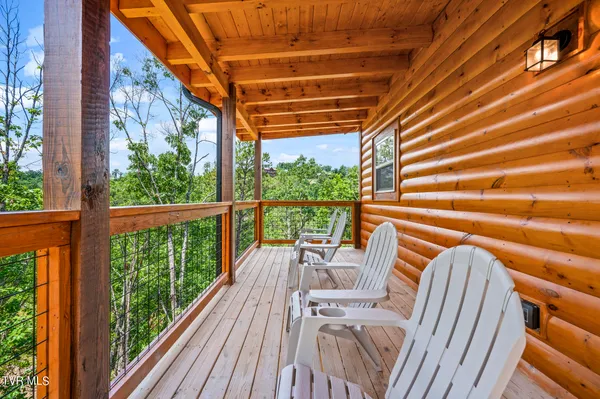 $699,000 | 1868 Blue Tick Way, Sevierville, TN 37876
