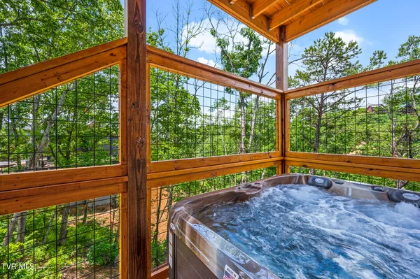 $699,000 | 1868 Blue Tick Way, Sevierville, TN 37876