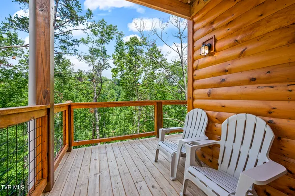 $699,000 | 1868 Blue Tick Way, Sevierville, TN 37876