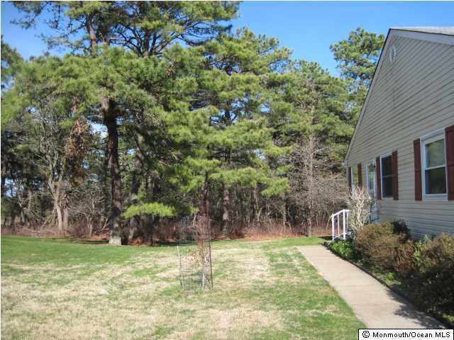 63 Sunset Road Whiting, NJ 08759 - Photo 6 of 23 Additional Photo
