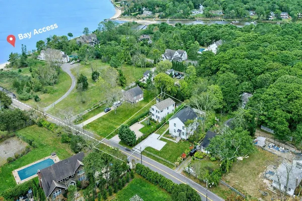 $1,149,000 | 13 Willow Shade Lane, East Quogue, NY 11942