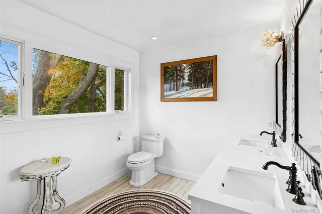 $1,295,000 | 13 Willow Shade Lane, East Quogue, NY 11942