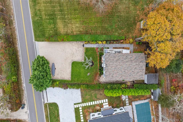 $1,295,000 | 13 Willow Shade Lane, East Quogue, NY 11942