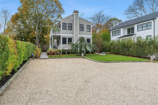 $1,295,000 | 13 Willow Shade Lane, East Quogue, NY 11942