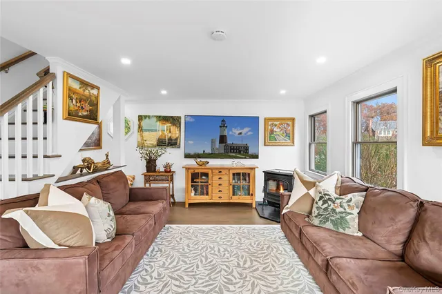 $1,295,000 | 13 Willow Shade Lane, East Quogue, NY 11942