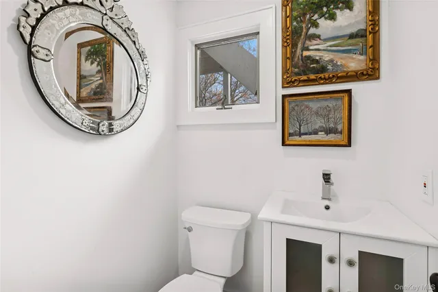 $1,295,000 | 13 Willow Shade Lane, East Quogue, NY 11942