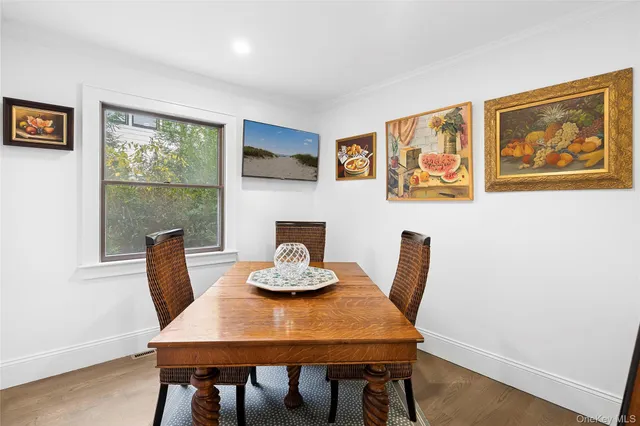 $1,295,000 | 13 Willow Shade Lane, East Quogue, NY 11942